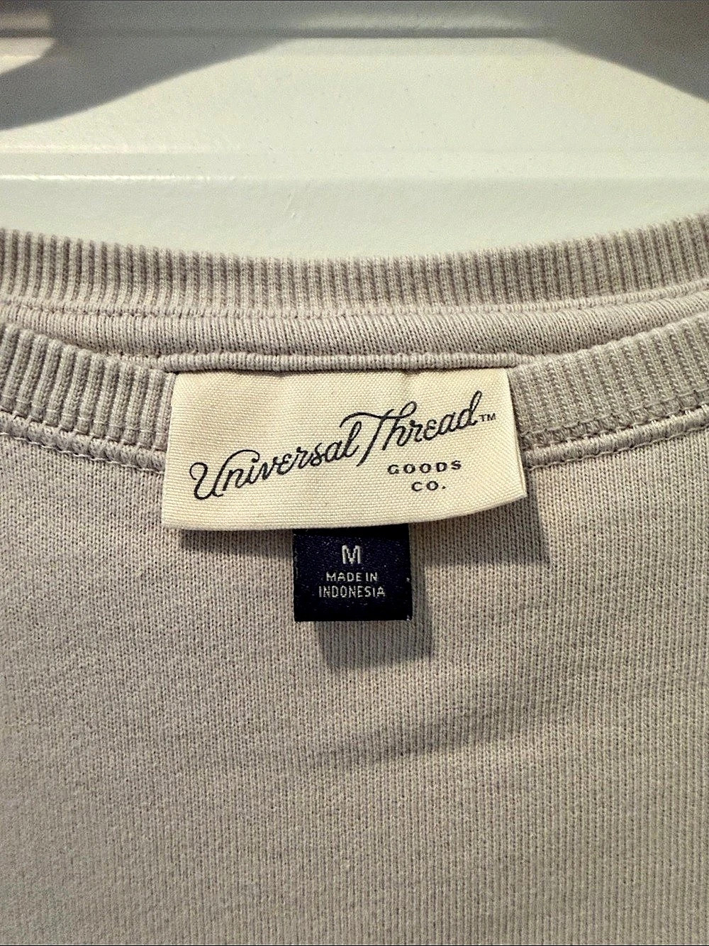Universal Thread Ruffle Shoulder Sweatshirt Beige Medium - Picture 2 of 2